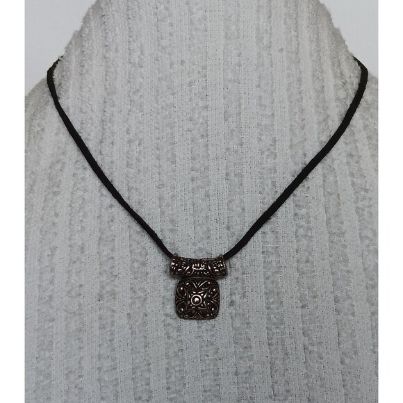 Premier Designs Black Suede Cord Etched Silver Tone Pendant Necklace 18-19.5 in - Picture 2 of 8